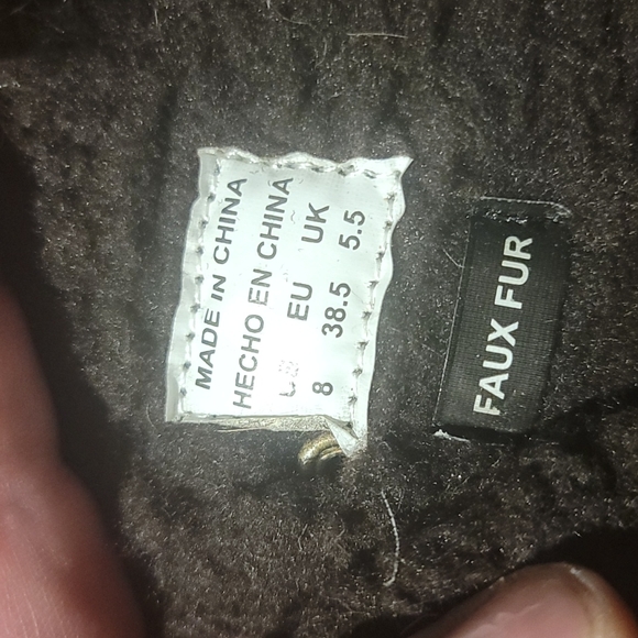 Super Cute & Super Warm Winter Boots! - Picture 6 of 7